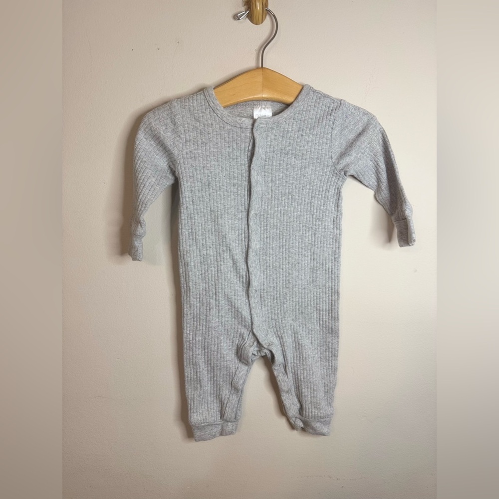 Modern Moments | Gray Ribbed Baby Snap Up Romper | Size 3-6 Months